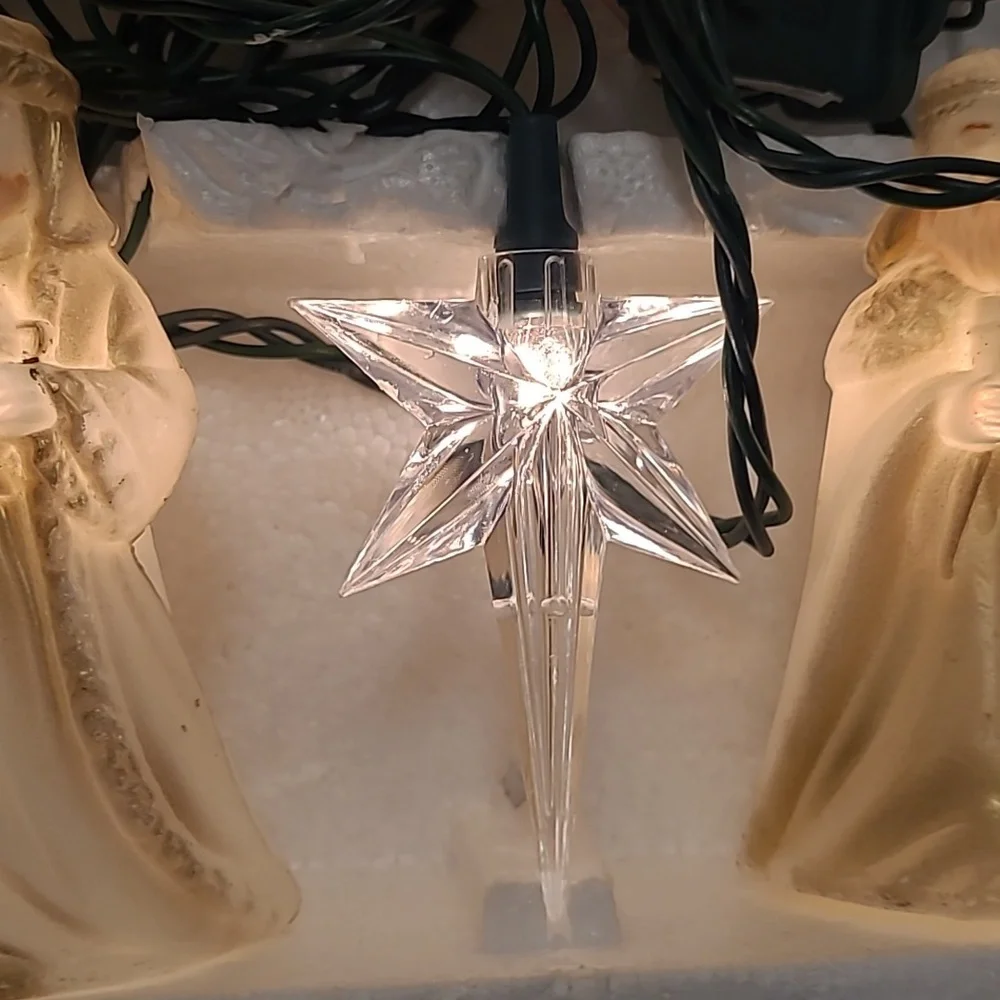 Vintage Christmas Wisemen and Stars Blowmold Light